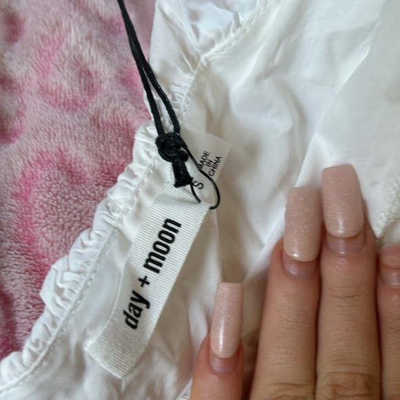 White puff sleeve v neck babydoll dress - Picture 2 of 5